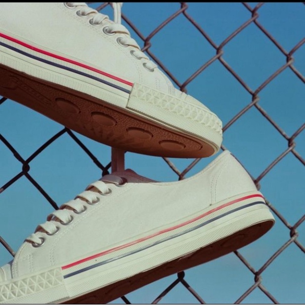 HOOD 1967 ROCKET 🚀 VINTAGE STYLE LOW TOP SNEAKERS, VINTAGE STYLE OFF WHITE NWT - Picture 9 of 10